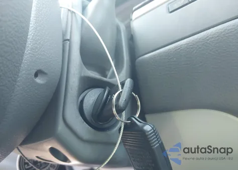 2007 Lincoln Town Car Signature Limited z USA, uszkodzony, nr VIN 1LNHM82W37Y613440